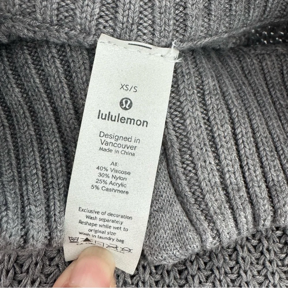 Lululemon Athletica Heather Gray Knit Top
